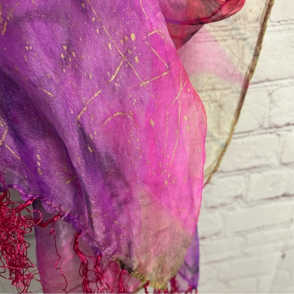 Stunning magenta pink artsy 100% silk delicate scarf ladies one size fringe - Picture 6 of 8